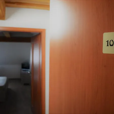 Roubenka Otel 3*