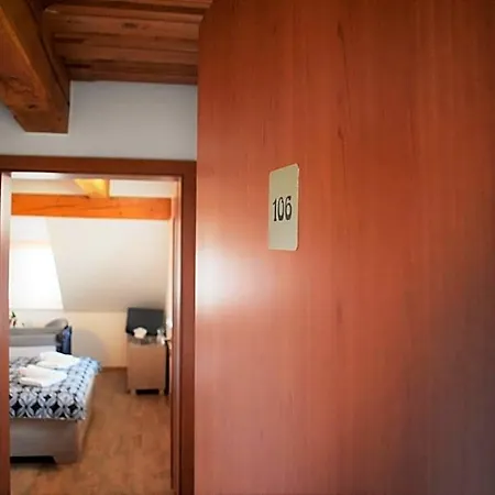 Roubenka 3*